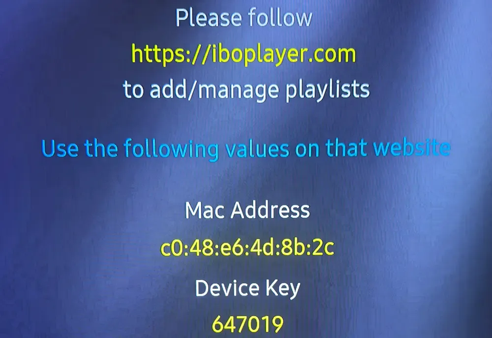 Écran de démarrage IBO Player montrant l'adresse MAC et la clé d'appareil nécessaires pour activer l'IPTV