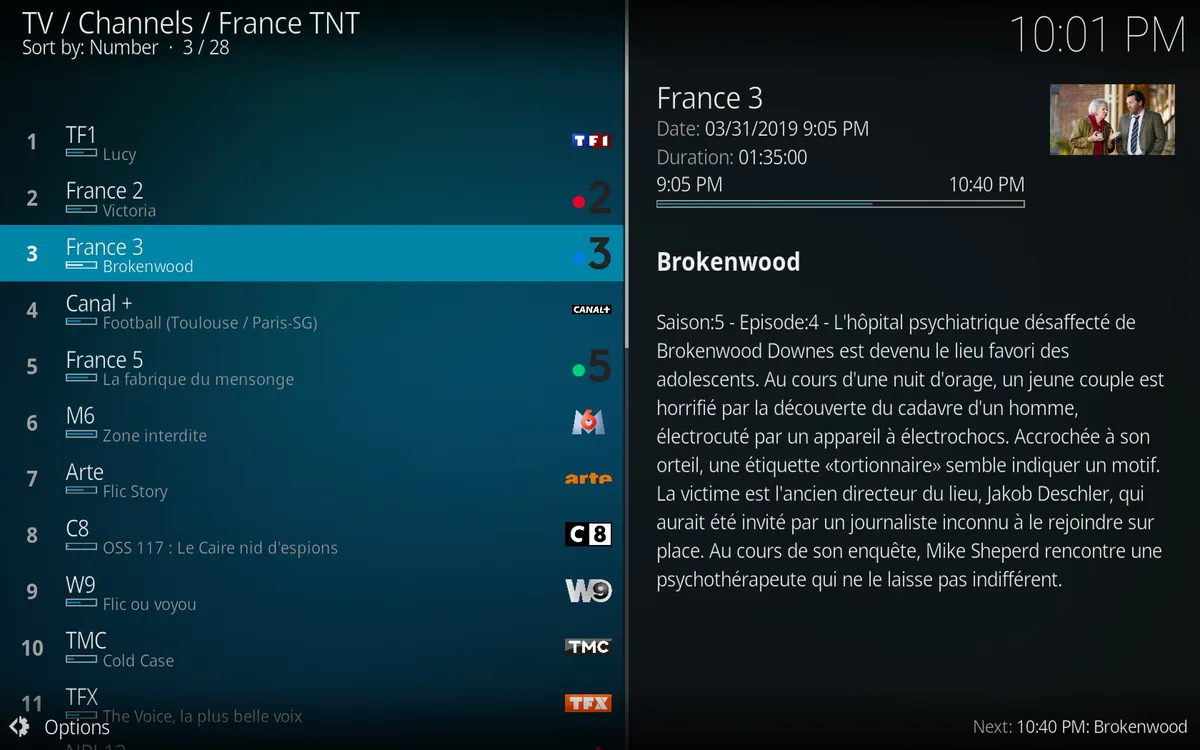 Écran d'accueil Kodi montrant une mise en page personnalisée et polie avec le menu TV en évidence et un aperçu de chaîne en direct, l'état final d'une configuration IPTV Kodi qui marche au Canada